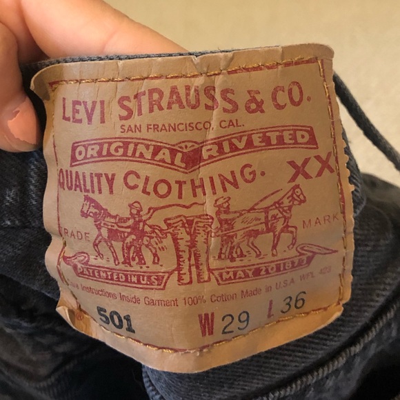 Black Levi jeans - Picture 2 of 2